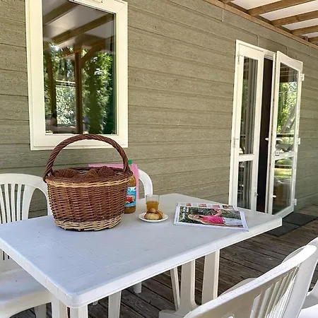 Chalet Lakeside 2br For Four Moncontour (Vienne)
