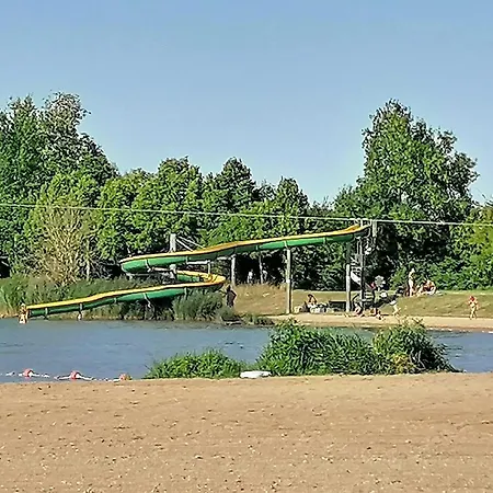 Chalet Lakeside 2br For Four Moncontour (Vienne)